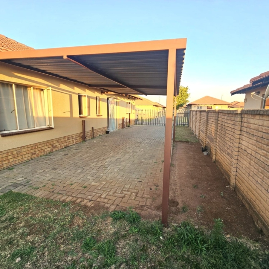 To Let 3 Bedroom Property for Rent in Waterkloof North West